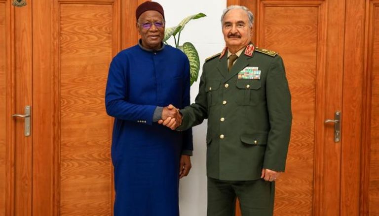 لقاء المبعوث الأممي وقائد الجيش الليبي