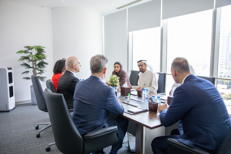 الإمارات تدشن مركز