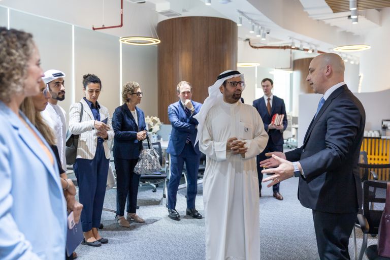 الإمارات تدشن مركز