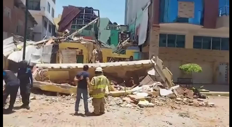 آثار زلزال الإكوادور