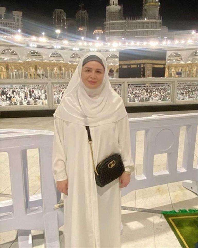 إلهام شاهين في الحرم المكي