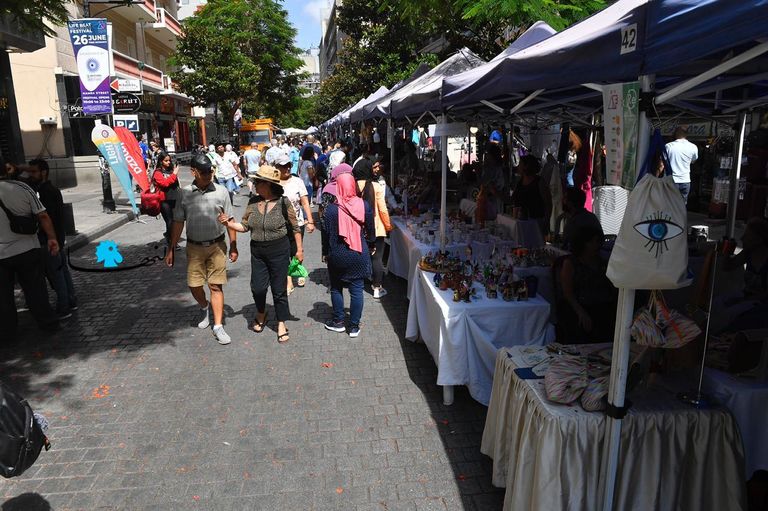 شارع الحمرا أحد أفضل مراكز التسوق في بيروت أفضل مراكز التسوق في بيروت.. مولات وشوارع وأسواق شعبية