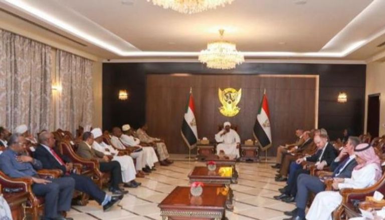 جانب من اجتماع القوى السياسية السودانية في بيت الضيافة