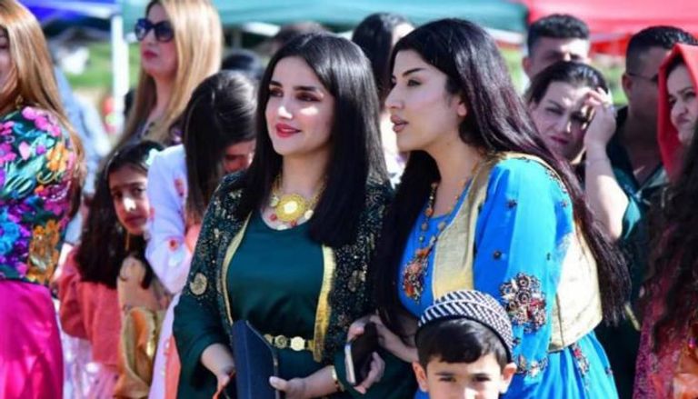 عراقيات من القومية الكردية خلال الاحتفال بعيد النوروز