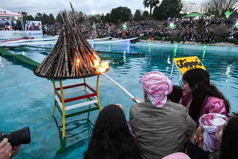 عراقيات من القومية الكردية خلال الاحتفال بعيد النوروز