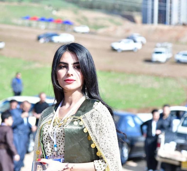 عراقيات من القومية الكردية خلال الاحتفال بعيد النوروز