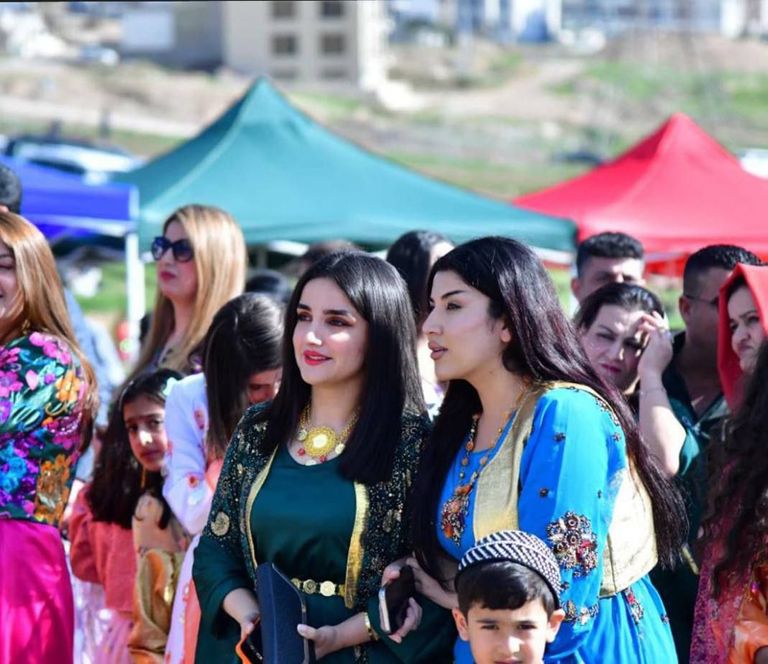 عراقيات من القومية الكردية خلال الاحتفال بعيد النوروز