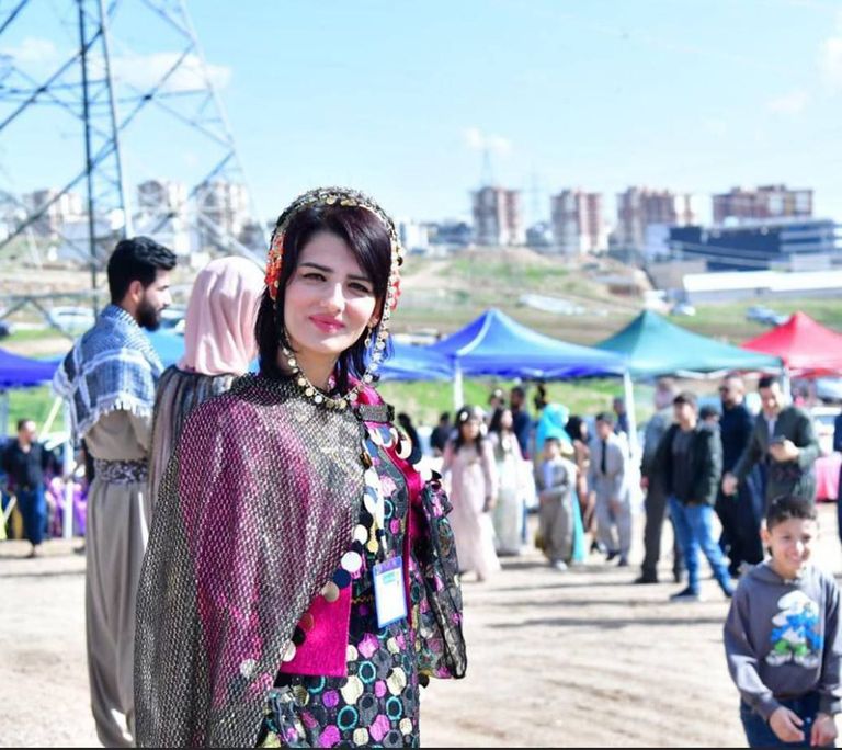 عراقيات من القومية الكردية خلال الاحتفال بعيد النوروز