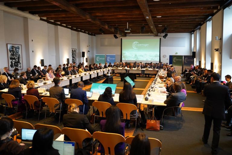 الدكتور سلطان الجاير خلال مؤتمر كوبنهاغن الوزاري للمناخ الدكتور سلطان الجابر خلال مؤتمر كوبنهاغن الوزاري للمناخ