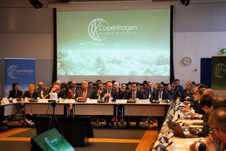 الدكتور سلطان الجاير خلال مؤتمر كوبنهاغن الوزاري للمناخ الدكتور سلطان الجابر خلال مؤتمر كوبنهاغن الوزاري للمناخ