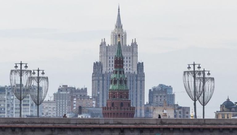 مقر وزارة الخارجية الروسية بجوار أحد أبراج الكرملين في موسكو - رويترز