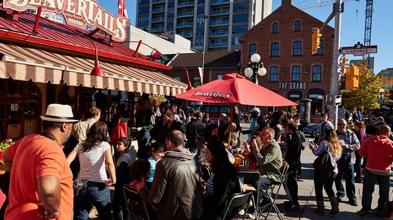 سوق باي وارد أحد أفضل مراكز التسوق في أوتاوا 6 من أشهر مراكز التسوق في أوتاوا كندا