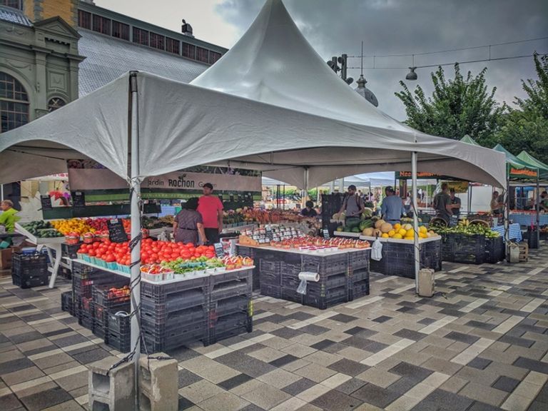 سوق المزارعين أحد اشهر مراكز التسوق في أوتاوا 6 من أشهر مراكز التسوق في أوتاوا كندا