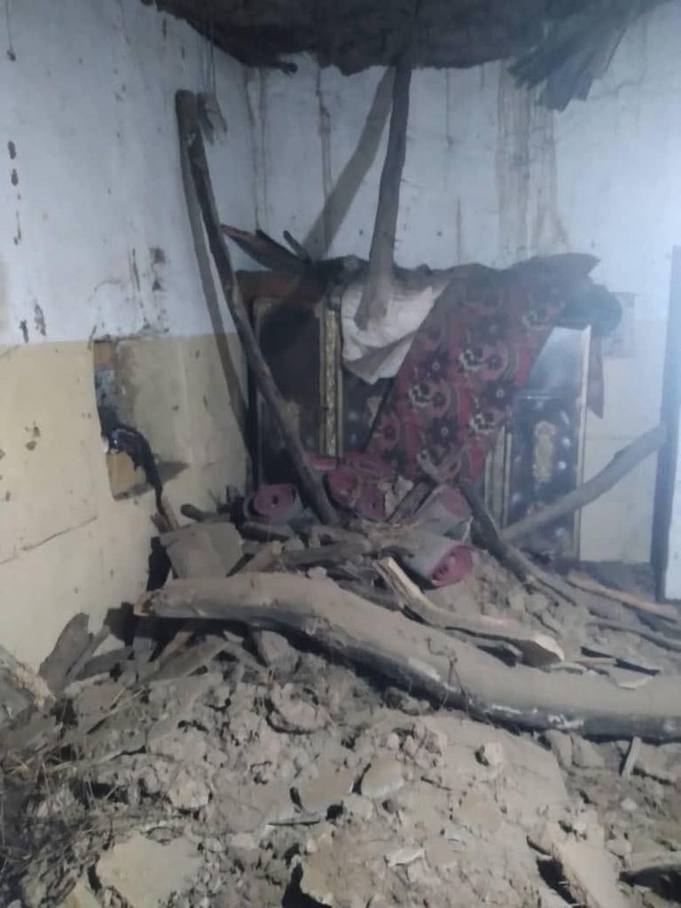 منزل دمرته السيول بتعز