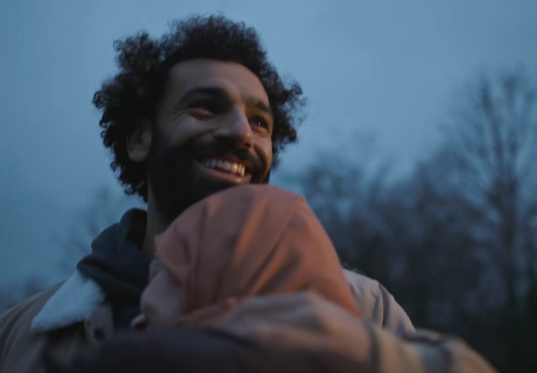 صلاح وزوجته ماغي في إعلان