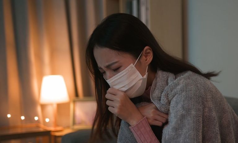 سيدة مصابة بأعراض السل - أرشيفية