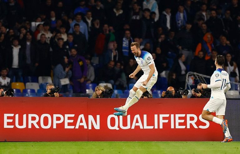 إنجلترا وإيطاليا إنجلترا وإيطاليا