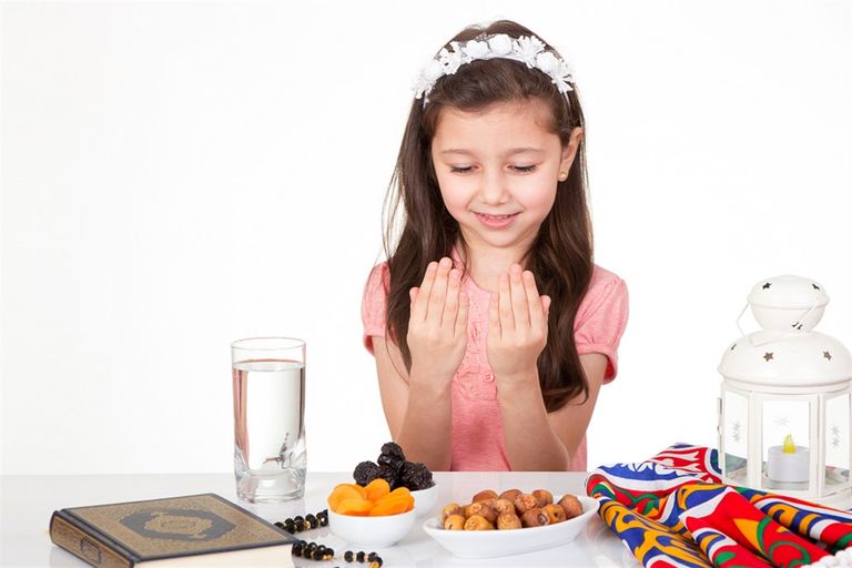 استقبال الأطفال لشهر رمضان - تعبيرية