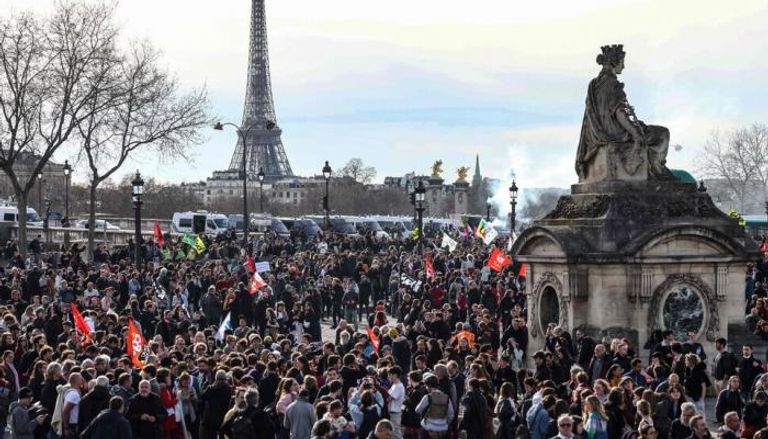 تظاهرات في باريس بسبب نظام التقاعد