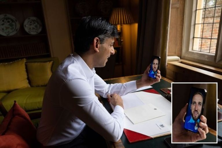 كين وسوناك هاري كين نجم توتنهام ومنتخب إنجلترا