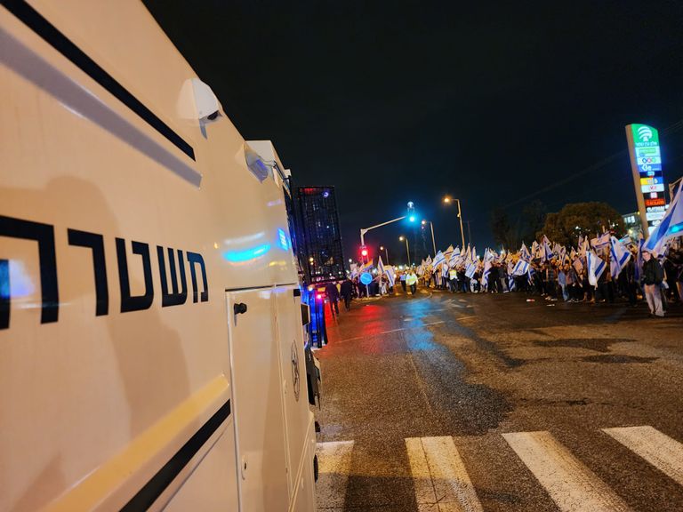 جانب من المظاهرات الليلة