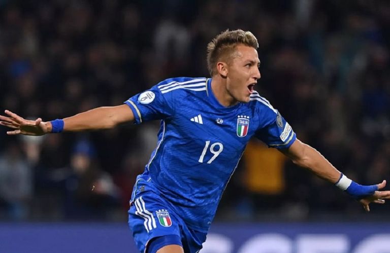 ريتيجوي ماريو بالوتيلي مهاجم منتخب إيطاليا السابق