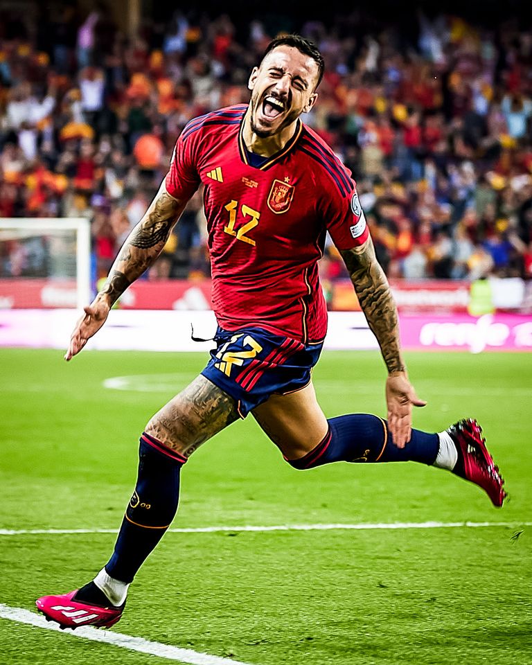 خوسيلو  خوسيلو مهاجم إسبانيا يحتفل بهدفه