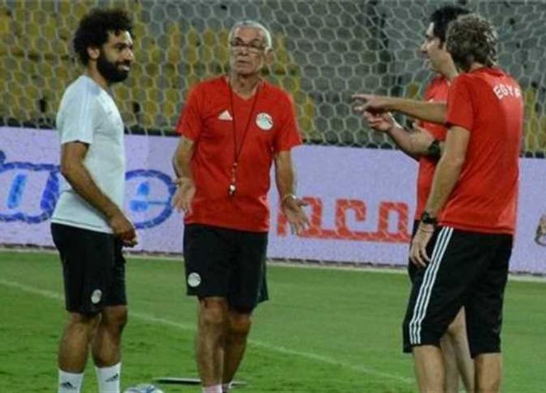 محمد صلاح وهيكتور كوبر