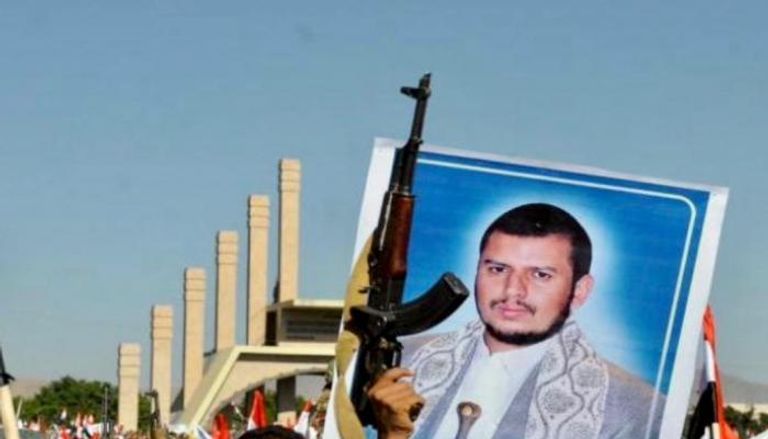 صورة لزعيم مليشيات الحوثي في إحدى المظاهرات-أرشيفية