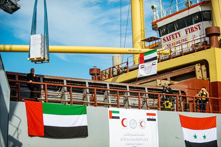 فرق الهلال الإماراتي وزعت أكثر من 10 آلاف حقيبة مدرسية