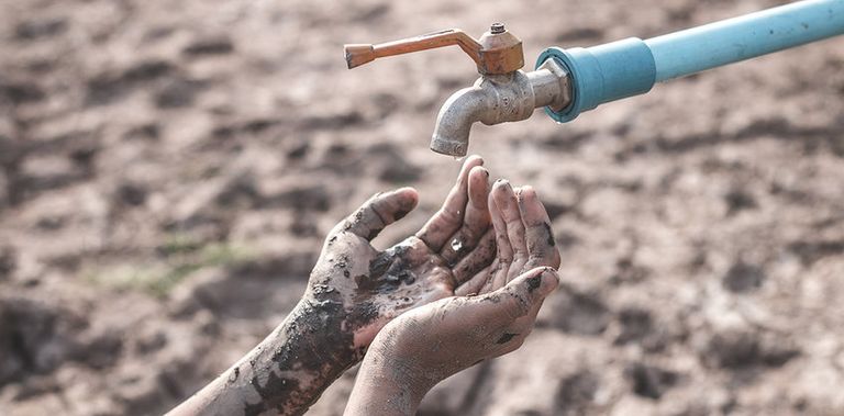 تأثيرات تغير المناخ على قطاعات مختلفة مادة ثرية للحوار حول أخطارها