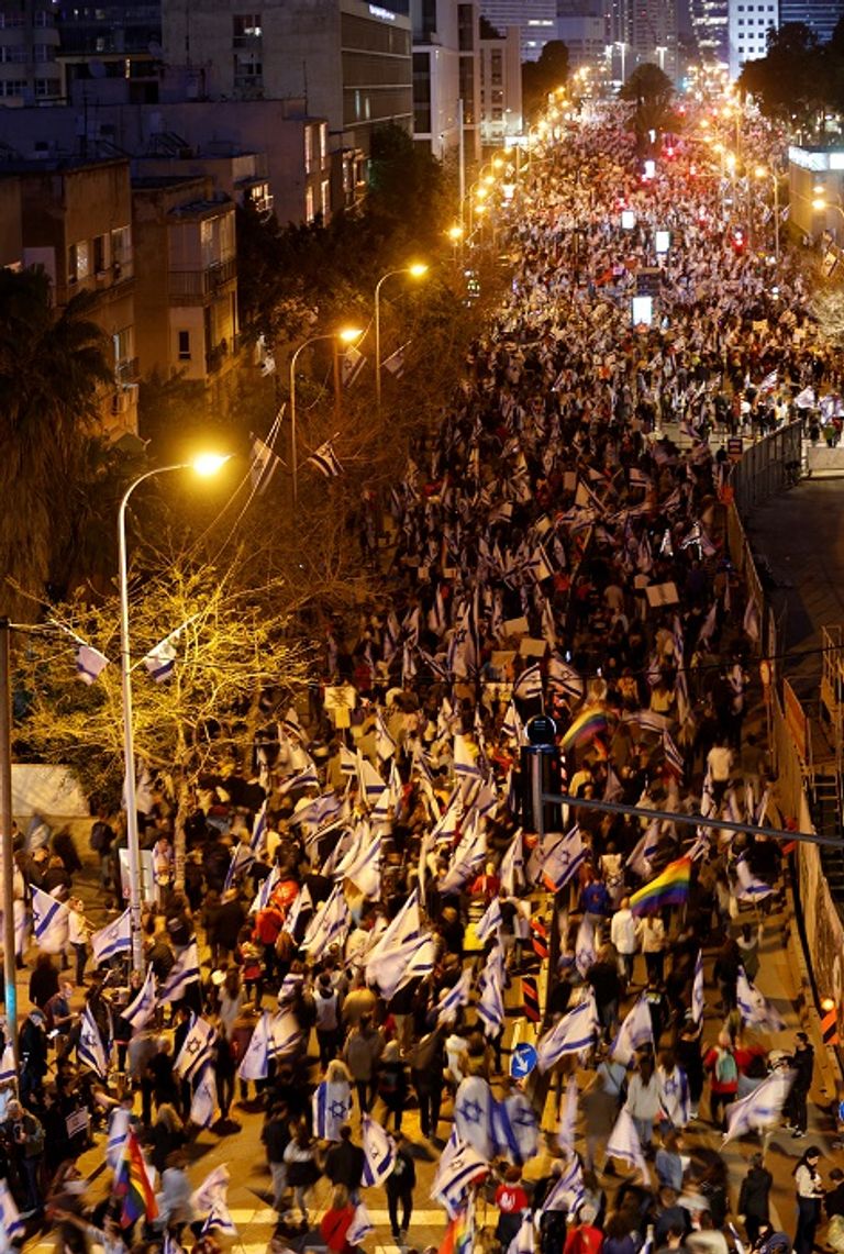 مظاهرة مناهضة لخطة نتنياهو للإصلاح القضائي في إسرائيل مظاهرة مناهضة لخطة نتنياهو للإصلاح القضائي في إسرائيل