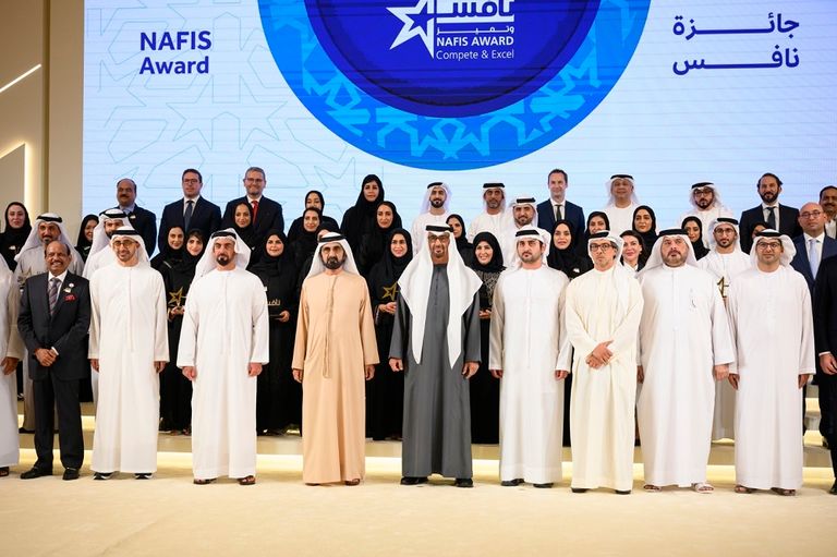 بحضور رئيس الإمارات.. الشيخ محمد بن راشد آل مكتوم يكرم الشيخ منصور بن زايد آل نهيان (يناير 2023)