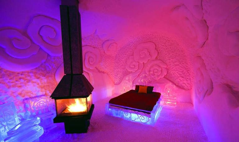 فندق دي جلاس إحدى أماكن السياحة في كيبيك السياحة في كيبيك.. 6 مقاصد في واحدة من أجمل المدن في كندا