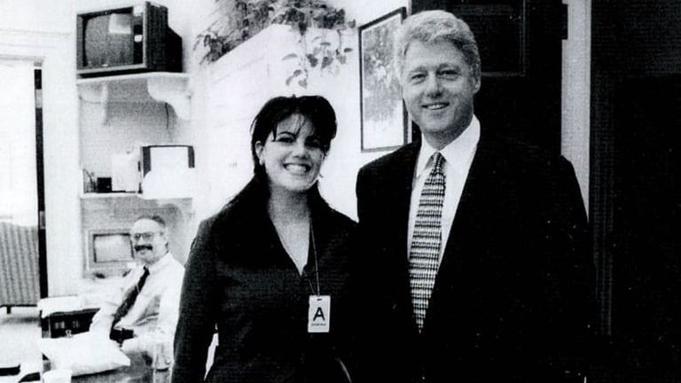 كلينتون ومونيكا الرئيس الأمريكي السابق دونالد ترامب