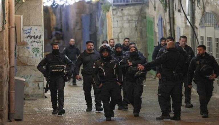 الشرطة الإسرائيلية في البلدة القديمة بالقدس بعد حادث إطلاق النار 