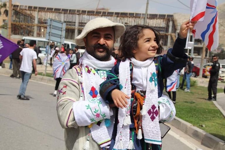 محتفلون بعيد أكيتو عند مناطق شمال العراق