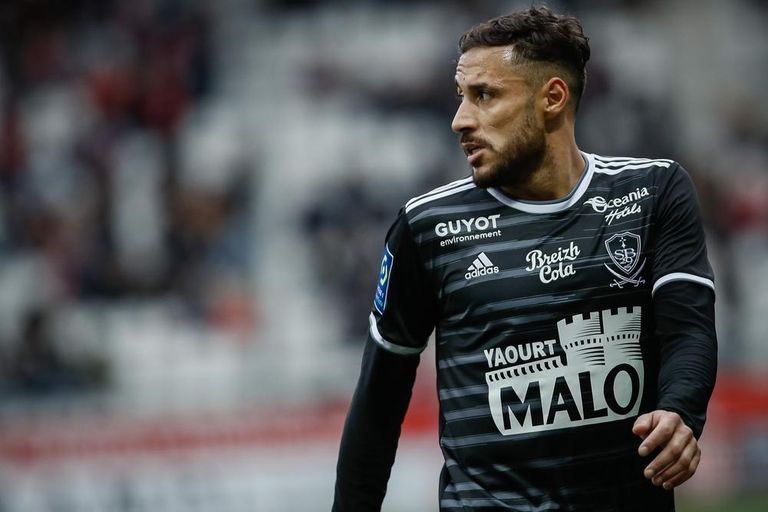 يوسف بلايلي يوسف بلايلي نجم منتخب الجزائر