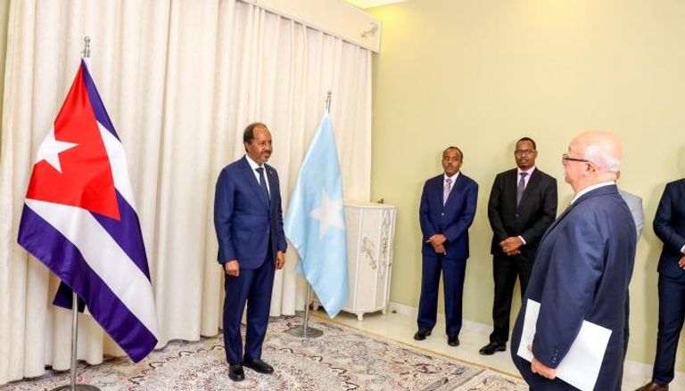 رئيس الصومال لدت تسلمه اعتماد سفراء 