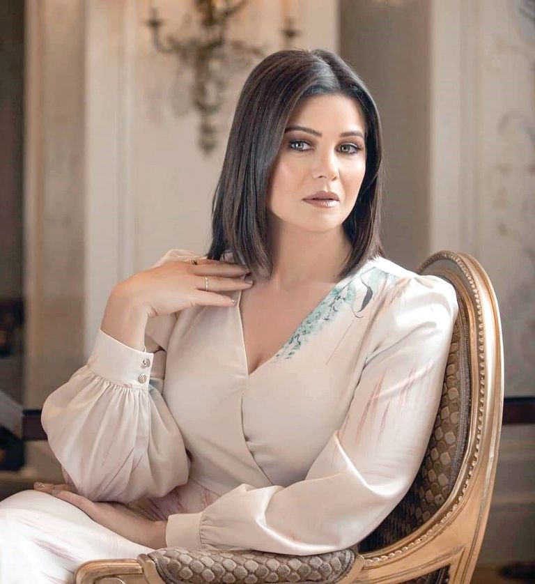 الممثلة المصرية يسرا اللوزي