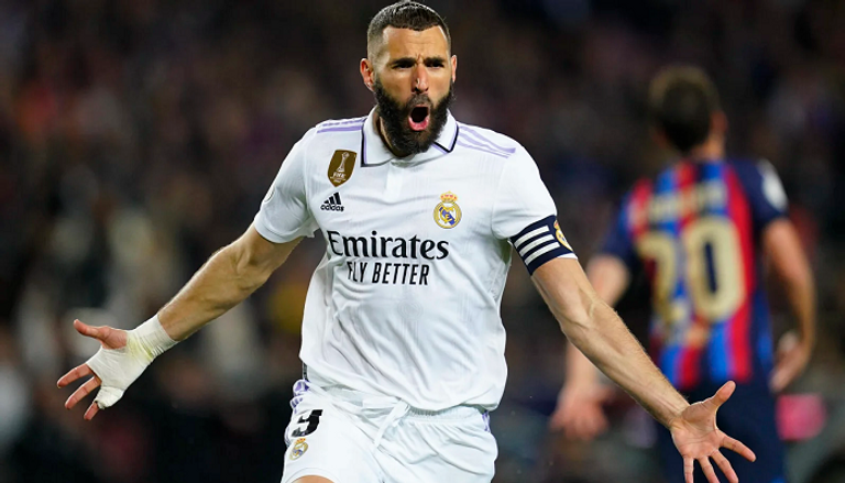 كريم بنزيما في كلاسيكو ريال مدريد وبرشلونة