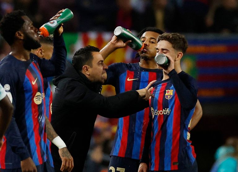 تشافي هرنانديز مدرب برشلونة كارلو أنشيلوتي وتشافي هرنانديز