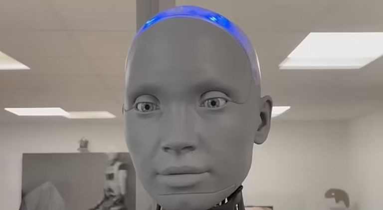 الروبوت "الأكثر تقدما في العالم" يثير الجدل بتصريح "مفاجئ" 