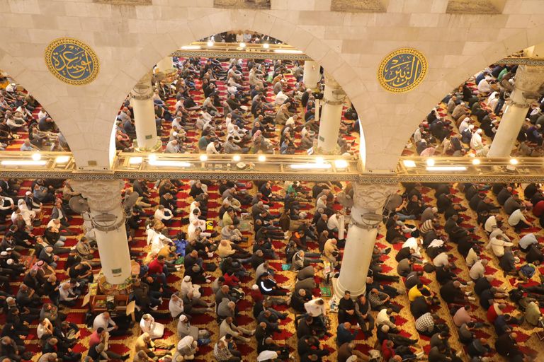 صلاة الجمعة اليوم