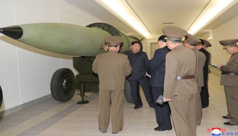 الزعيم الكوري الشمالي كيم جونغ أون يتفقد مشروع تسليح نووي 