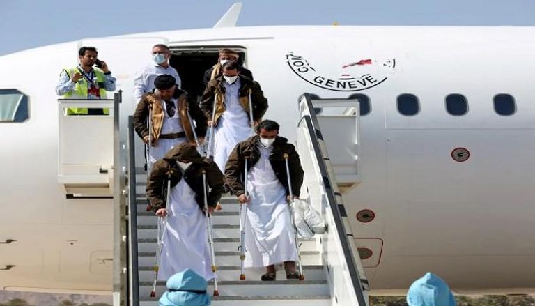 جانب من عملية سابقة لتبادل الأسرى بين الحوثي والحكومة اليمنية - أرشيفية
