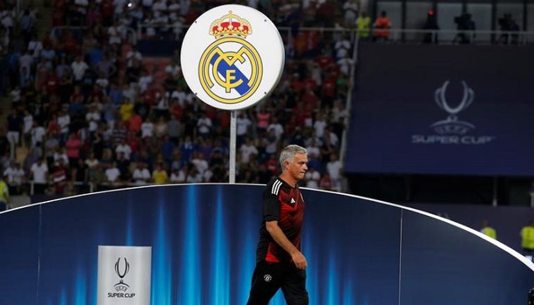 جوزيه مورينيو عقب خسارة سوبر أوروبا 2017 حسرة مورينيو في سوبر أوروبا 2013