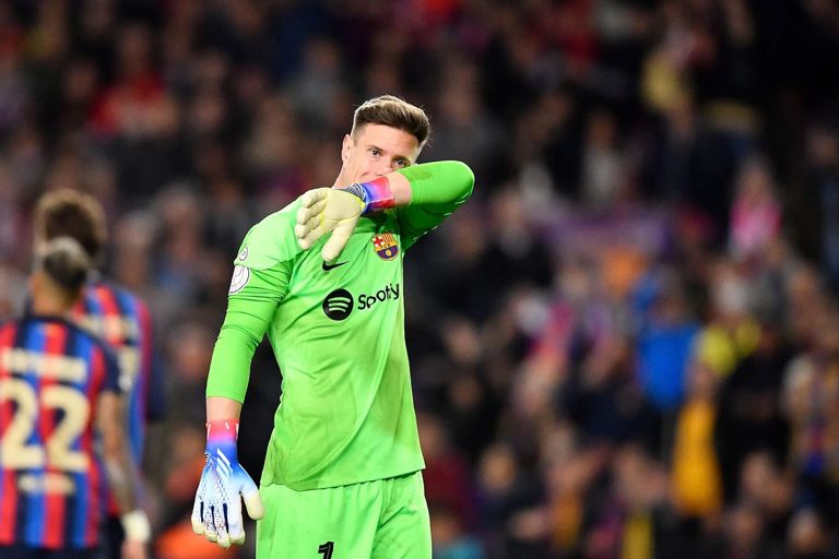 تير شتيجن برشلونة متصدر الليغا