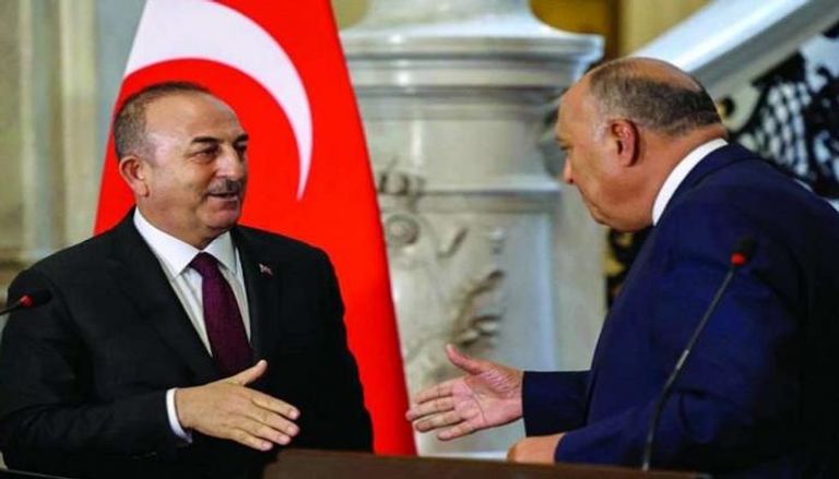 جانب من مؤتمر صحفي عقده وزيرا خارجية مصر شكري وتركيا أوغلو الشهر الماضي