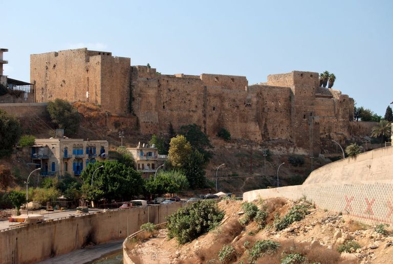 قلعة ريموند دي سانت جيل أحد أماكن السياحة في طرابلس لبنان السياحة في طرابلس لبنان